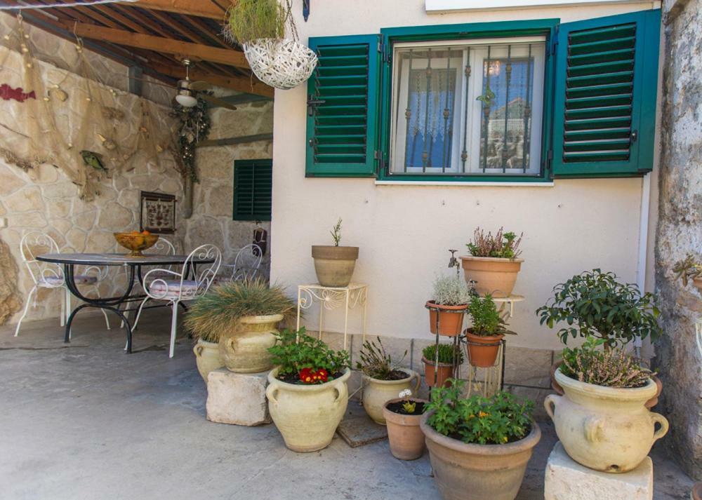 Apartment Antica With Yard & Bbq Split Luaran gambar