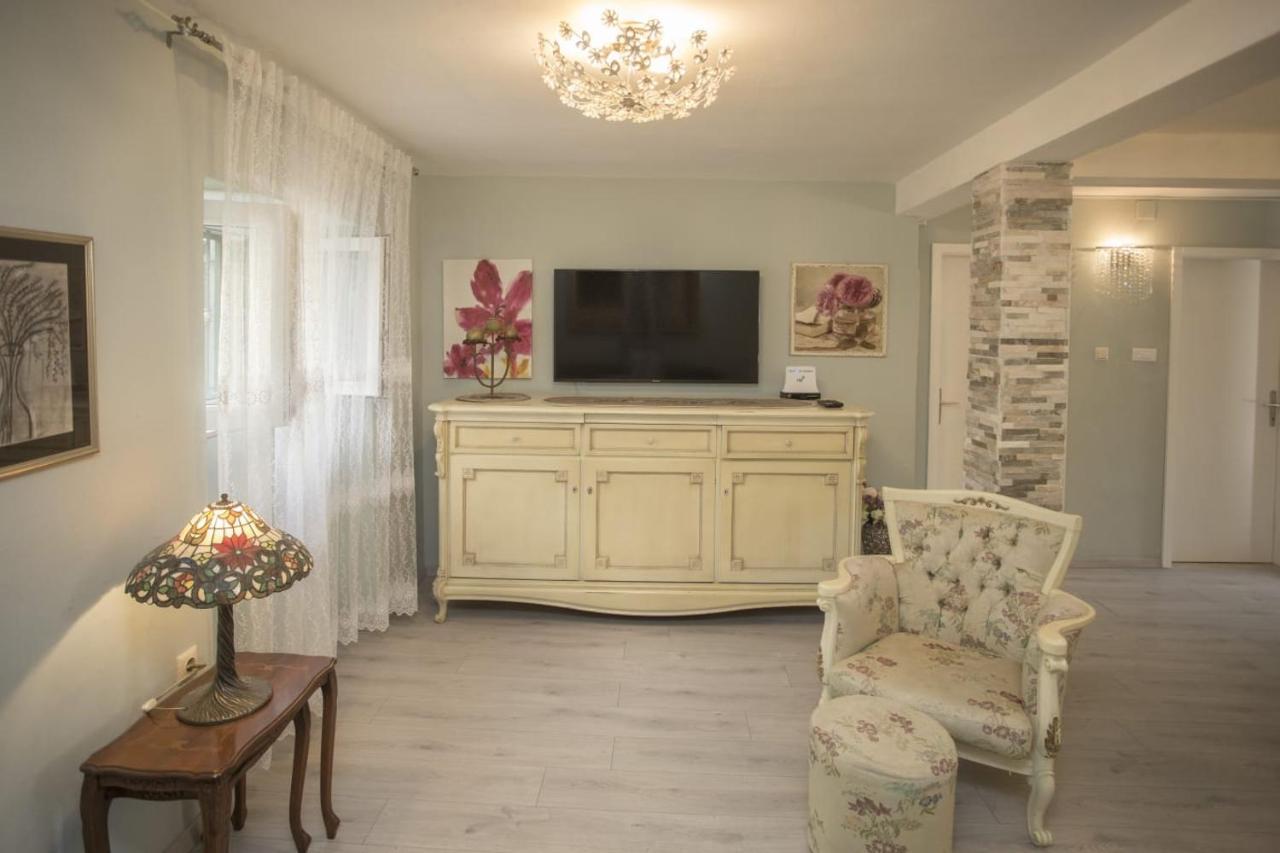 Apartment Antica With Yard & Bbq Split Luaran gambar